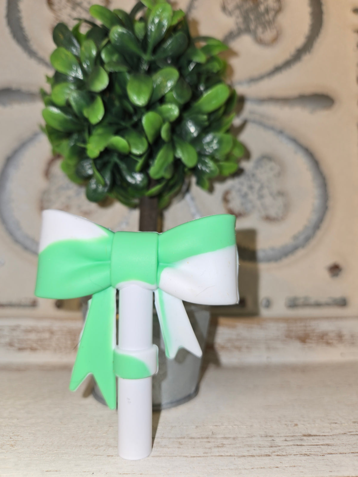 Light Green Straw Topper